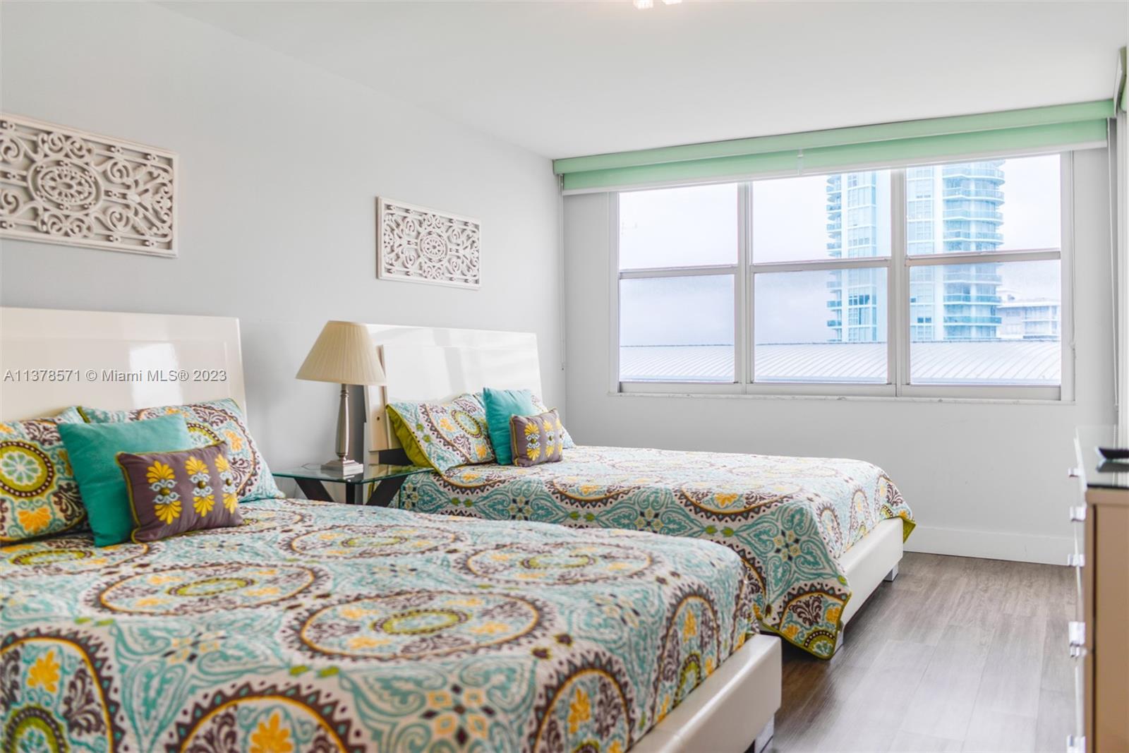 6039 Collins Ave Unit: 937