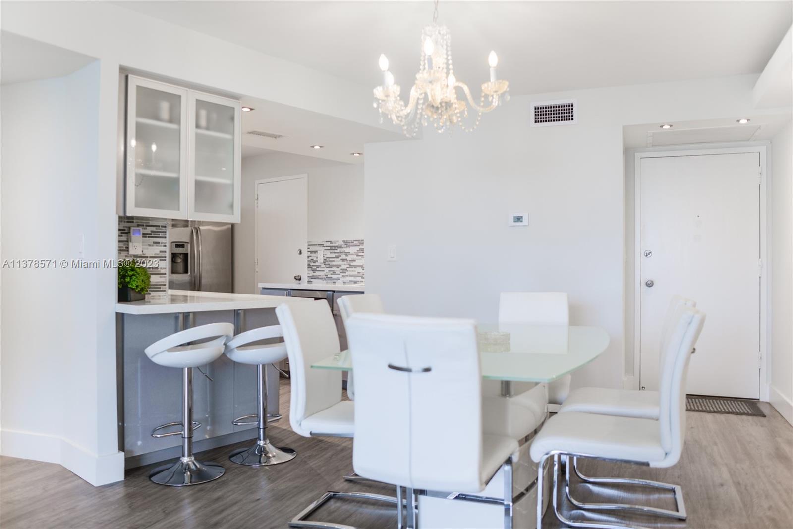 6039 Collins Ave Unit: 937