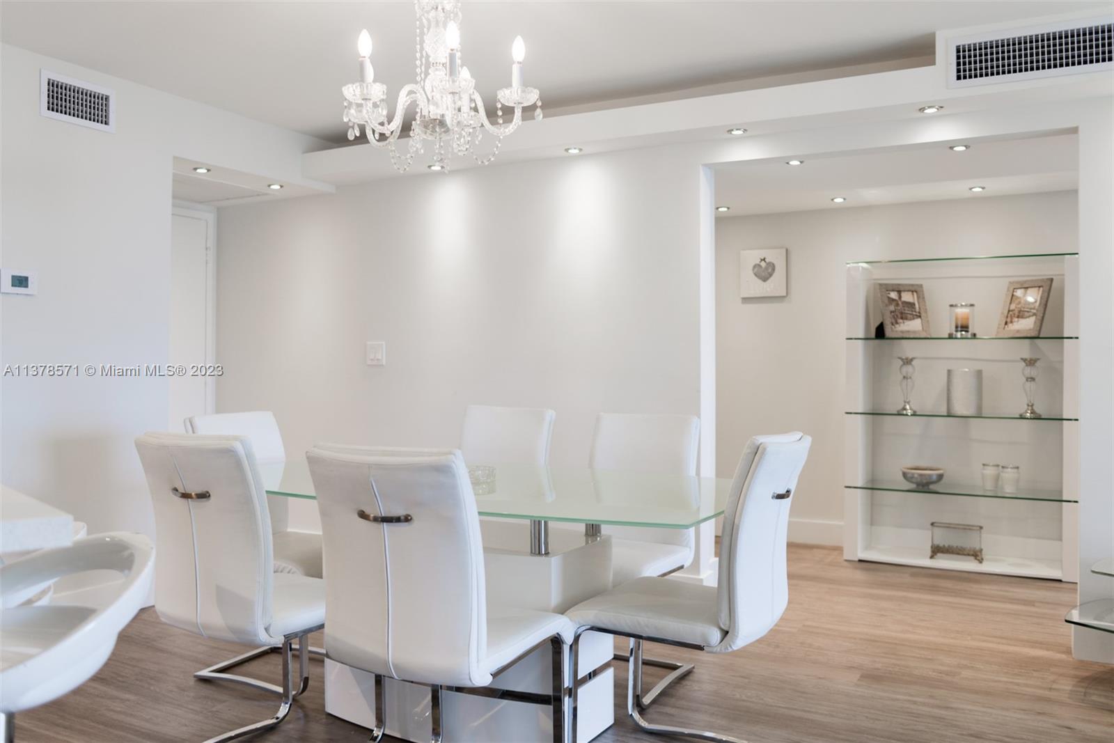6039 Collins Ave Unit: 937