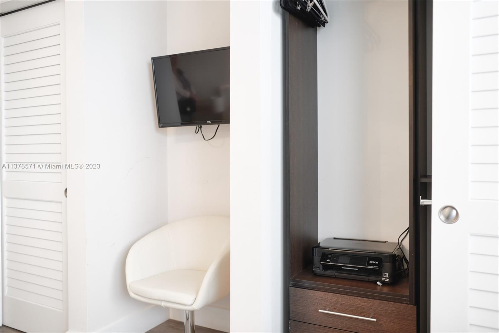 6039 Collins Ave Unit: 937