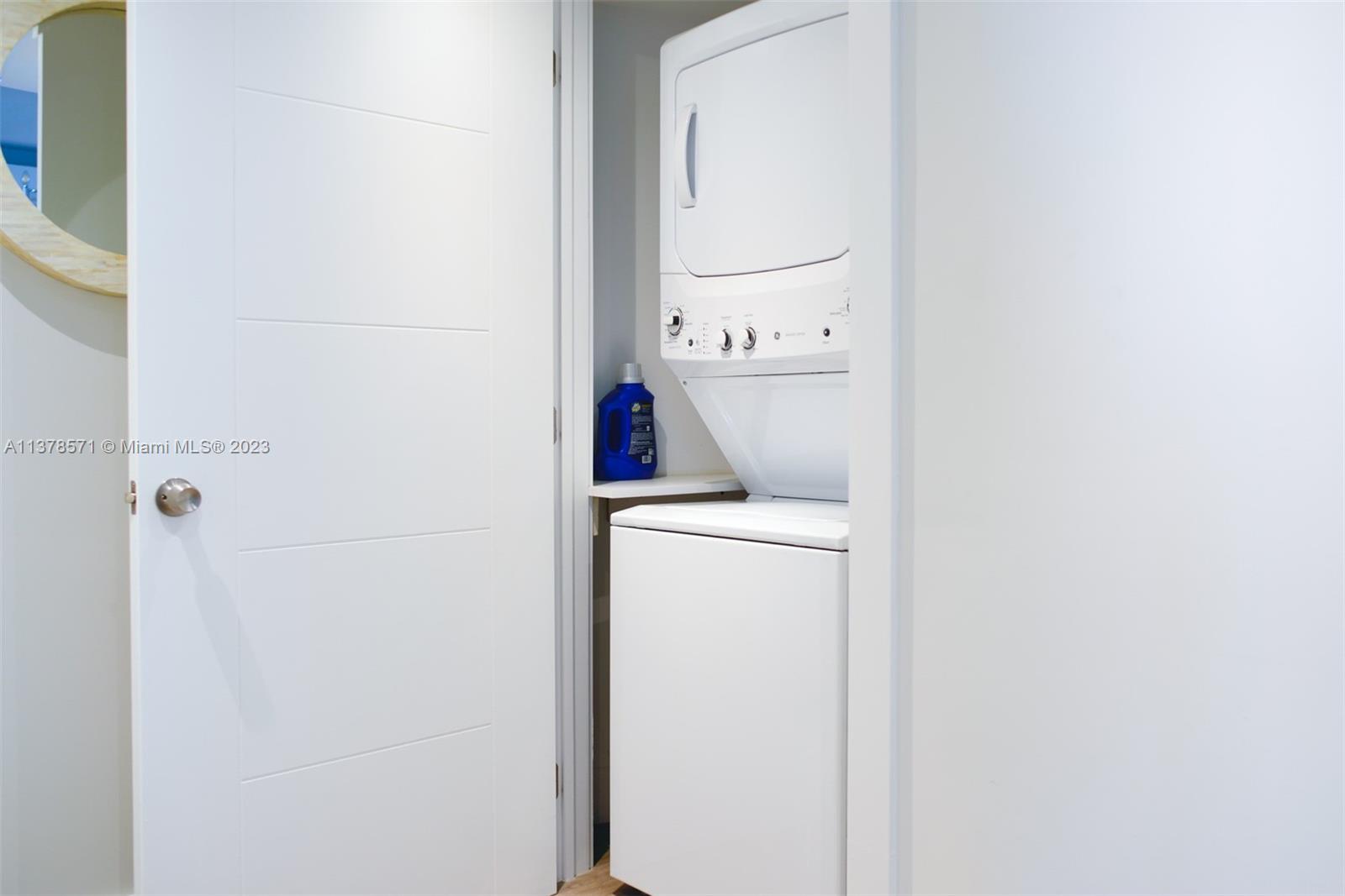 6039 Collins Ave Unit: 937
