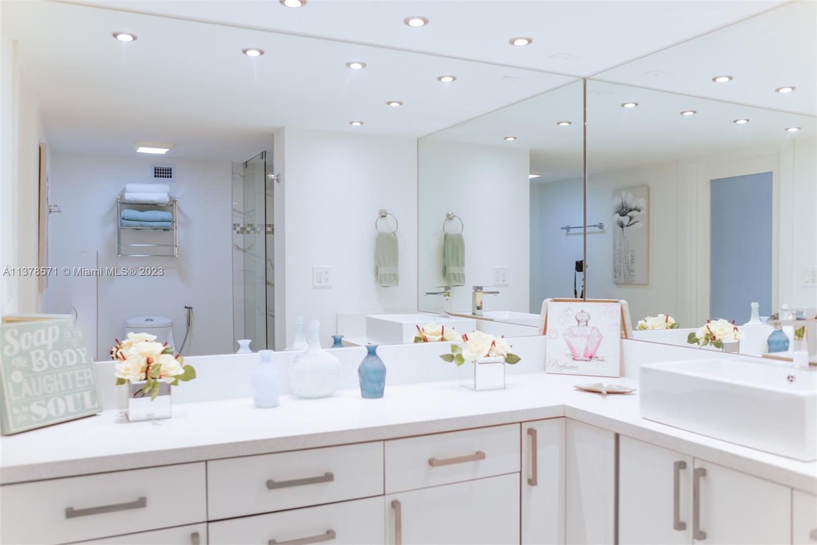 6039 Collins Ave Unit: 937