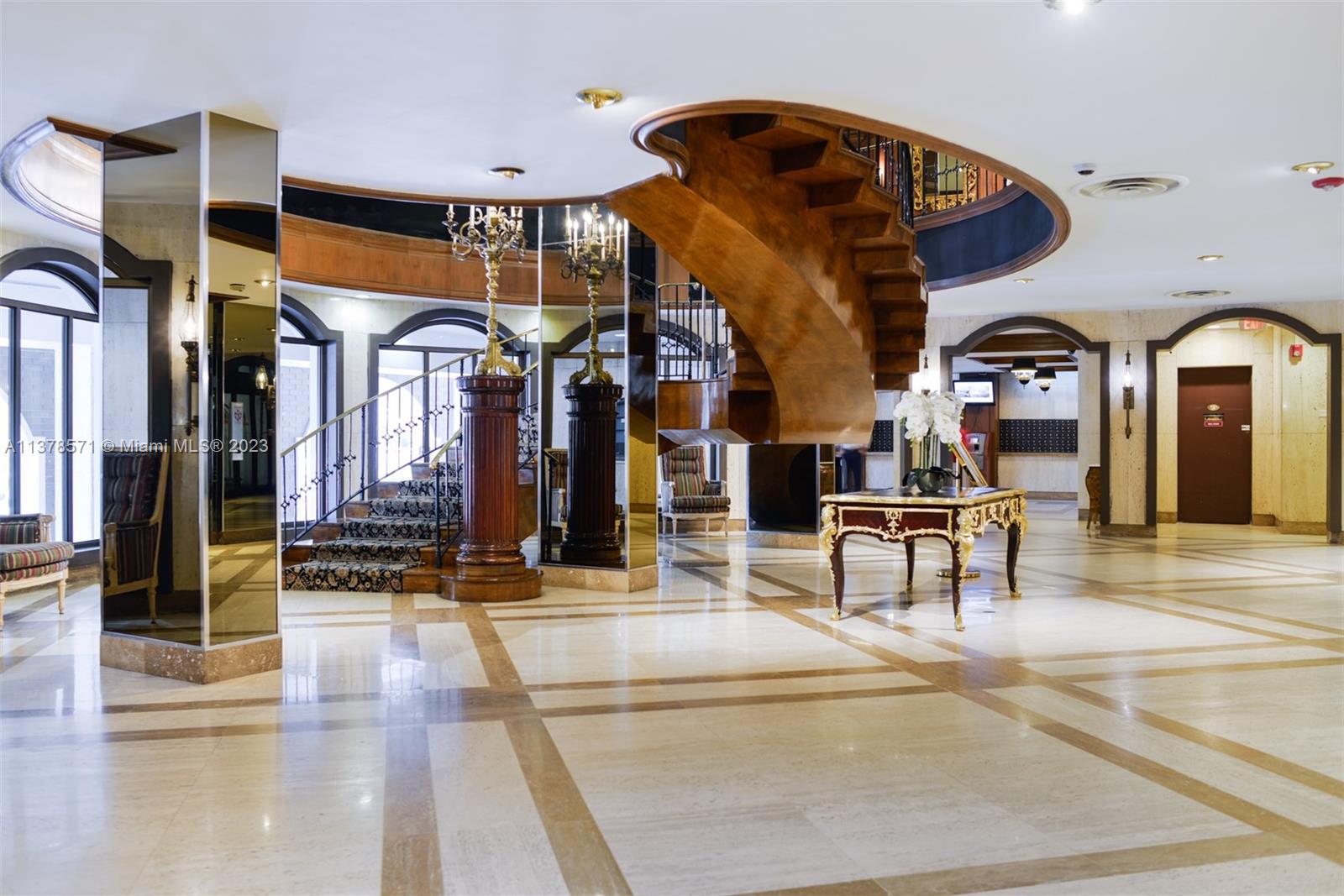6039 Collins Ave Unit: 937