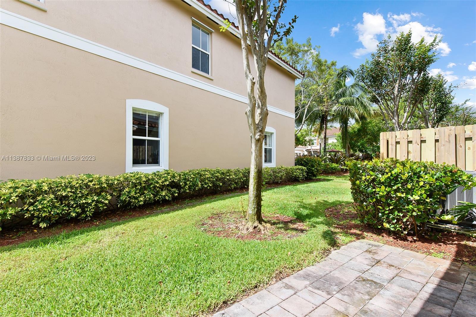 12430 Emerald Creek Mnr