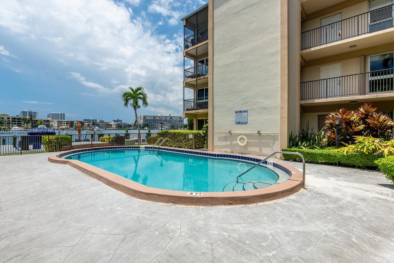 2420 Diana Dr Unit: 207