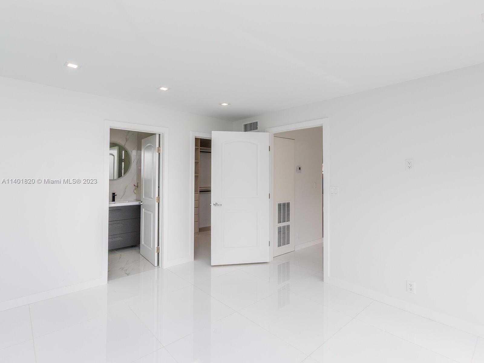 2420 Diana Dr Unit: 207