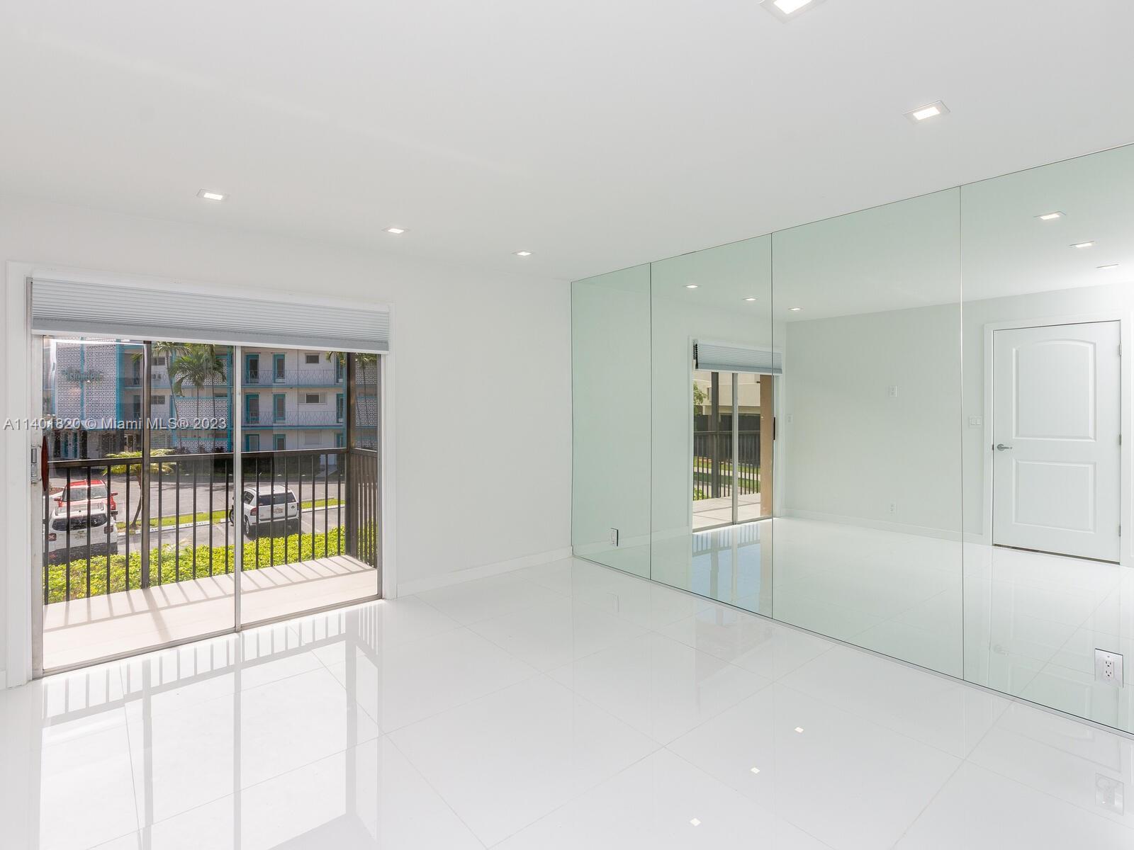 2420 Diana Dr Unit: 207