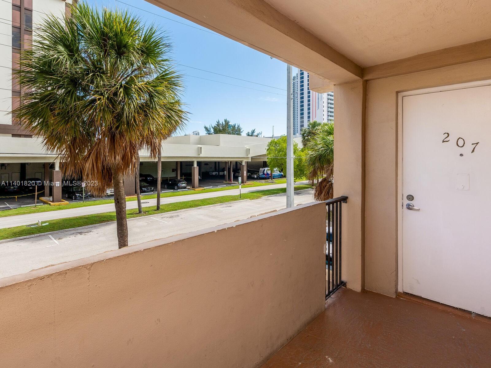 2420 Diana Dr Unit: 207