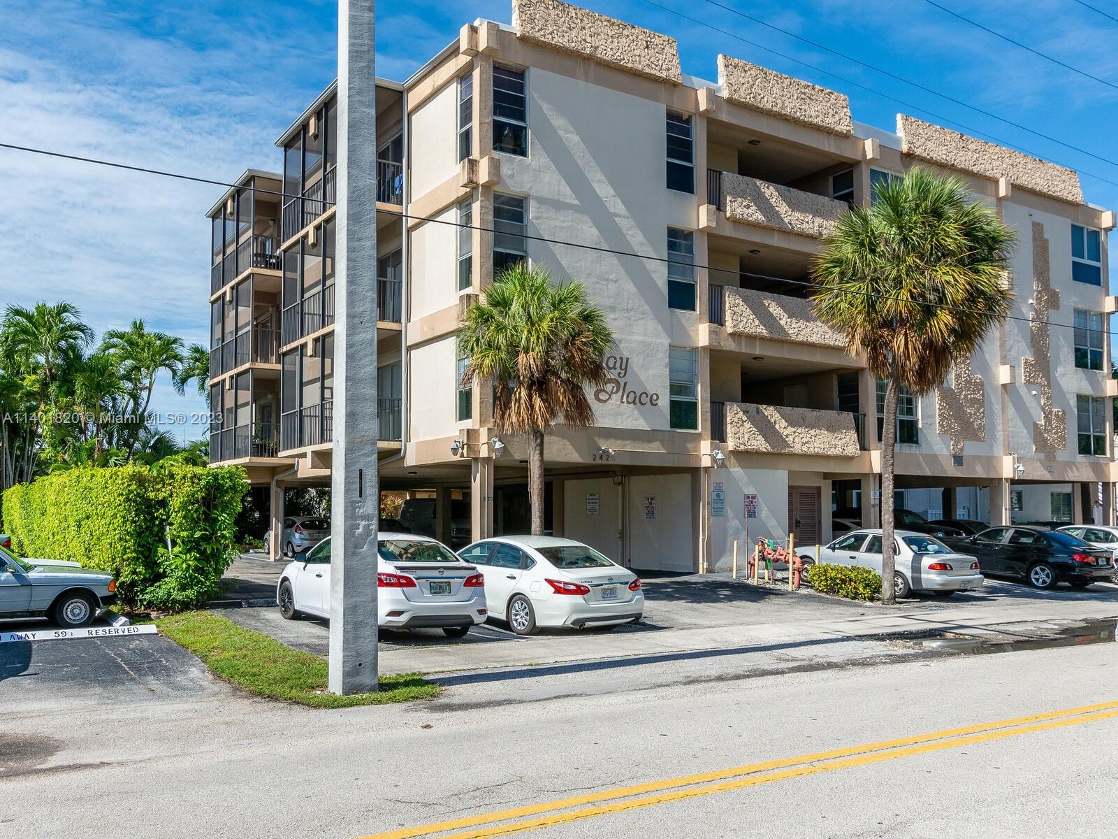 2420 Diana Dr Unit: 207