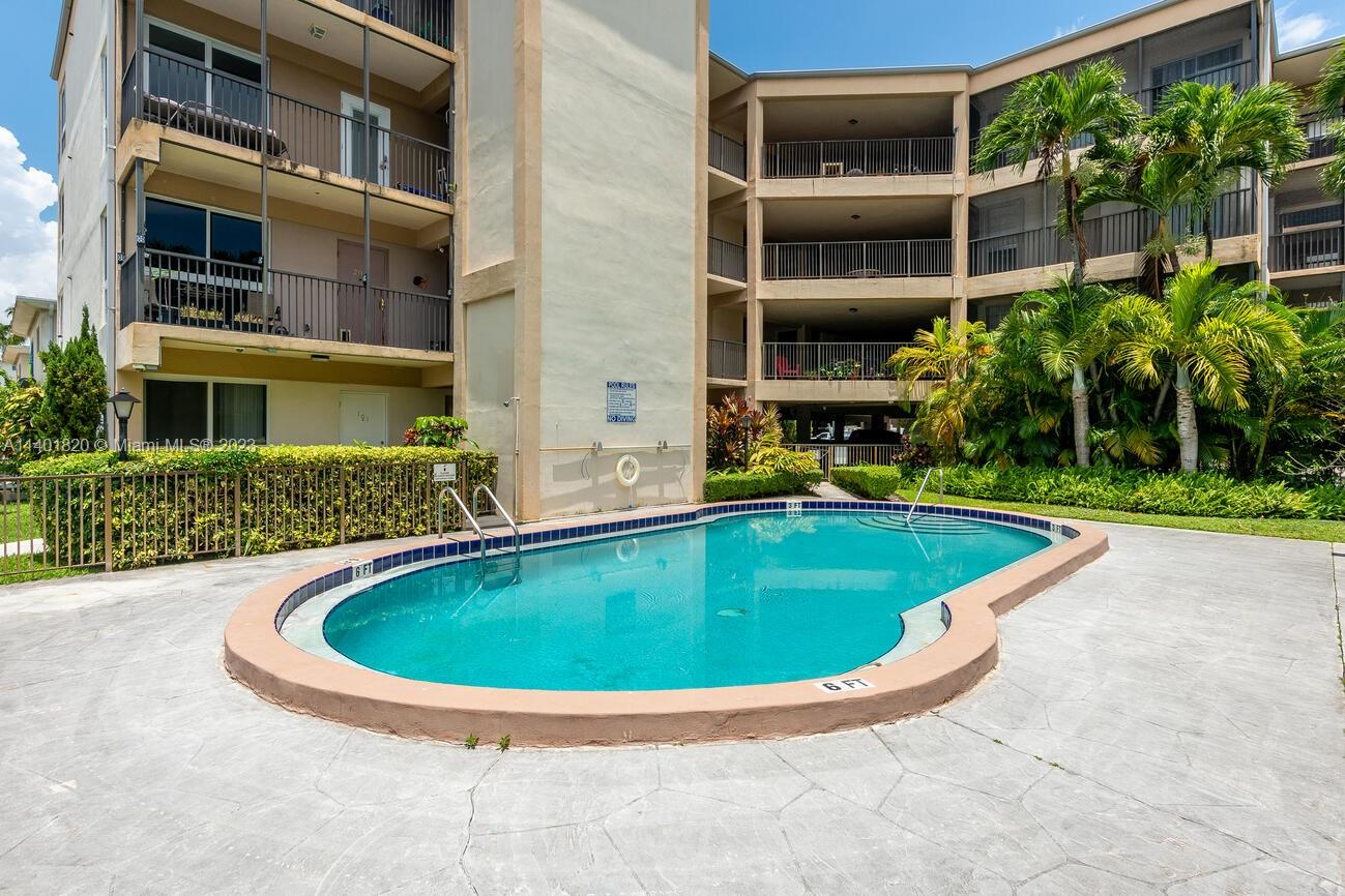 2420 Diana Dr Unit: 207