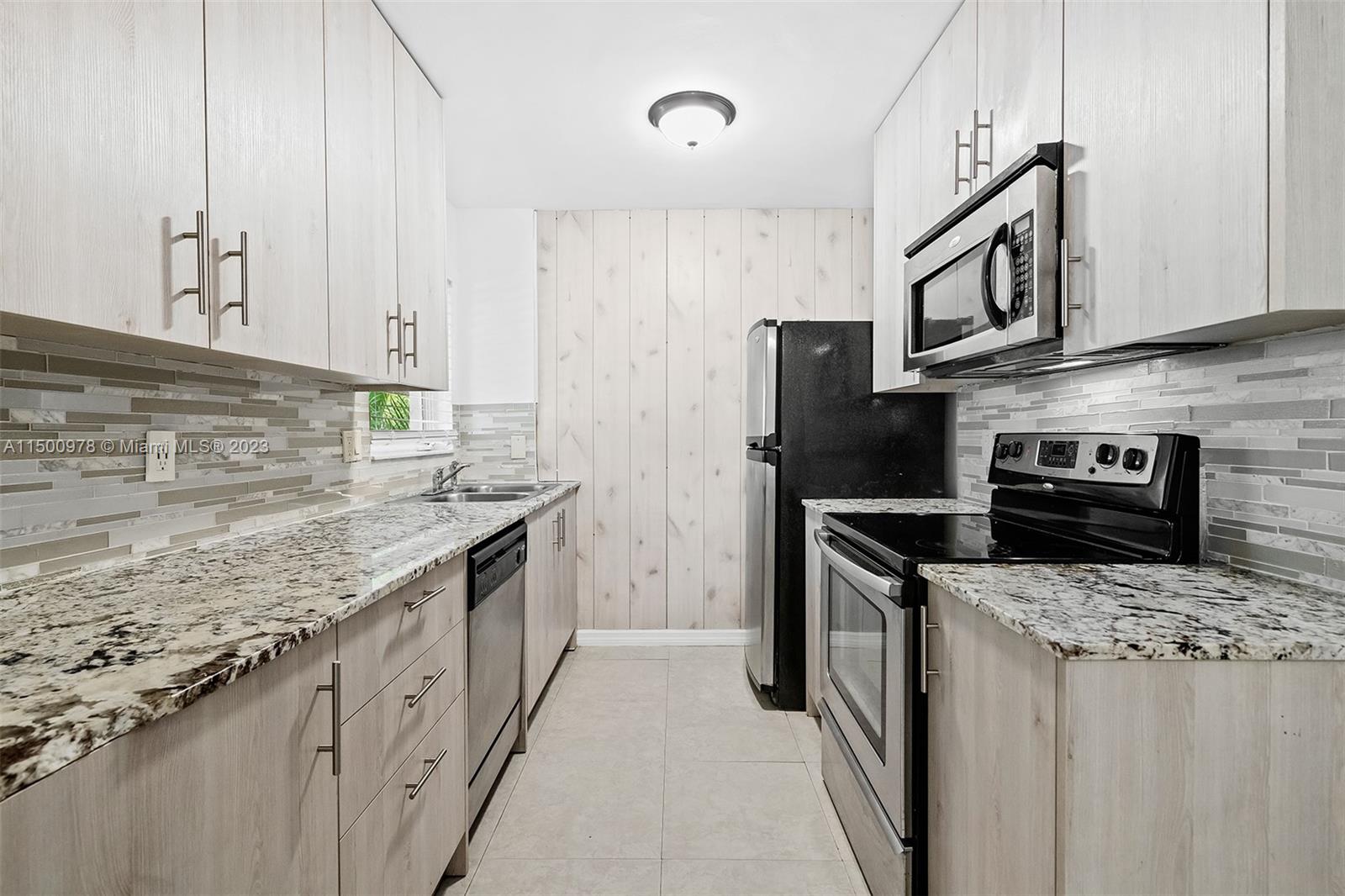 92 Hendricks Isle Unit: 1-6