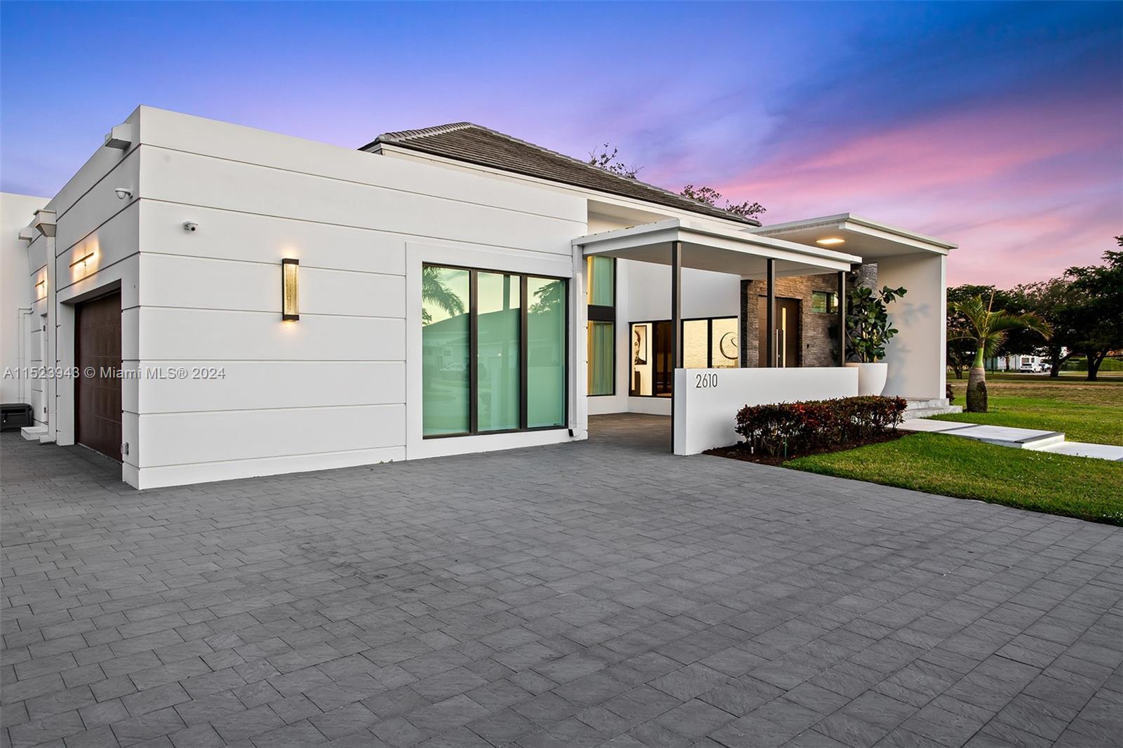 2610 Oak Park Dr