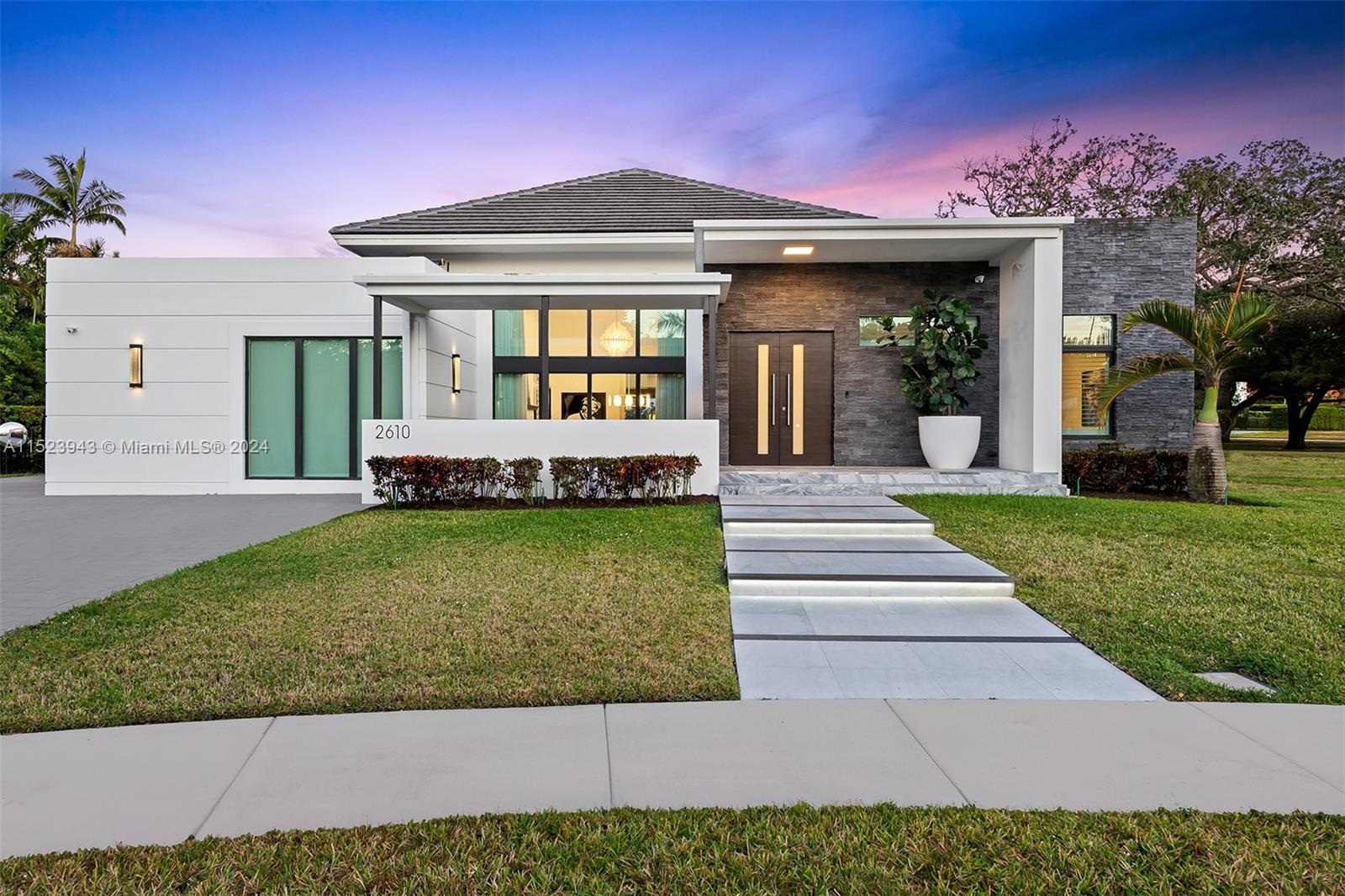 2610 Oak Park Dr