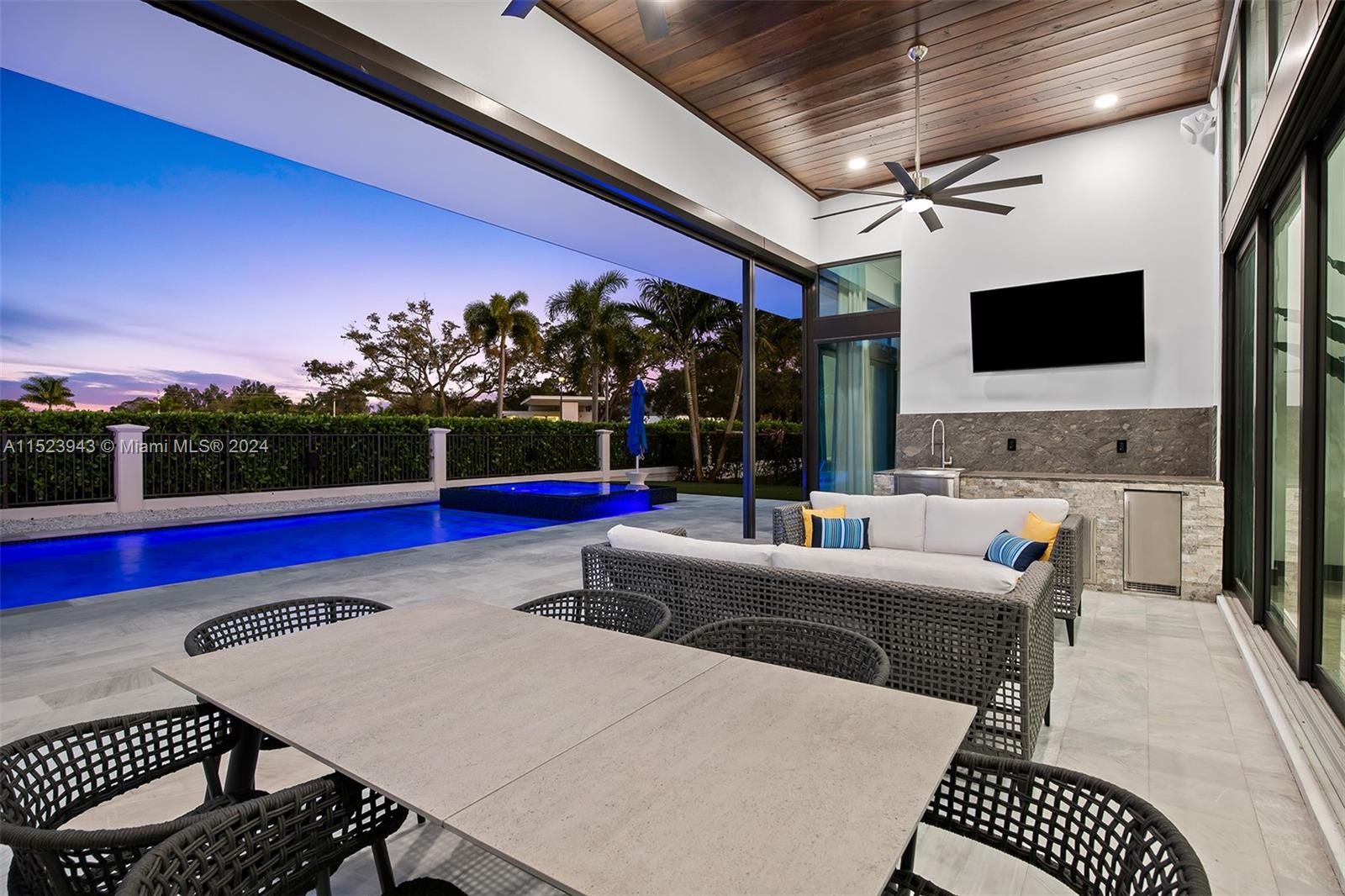 2610 Oak Park Dr