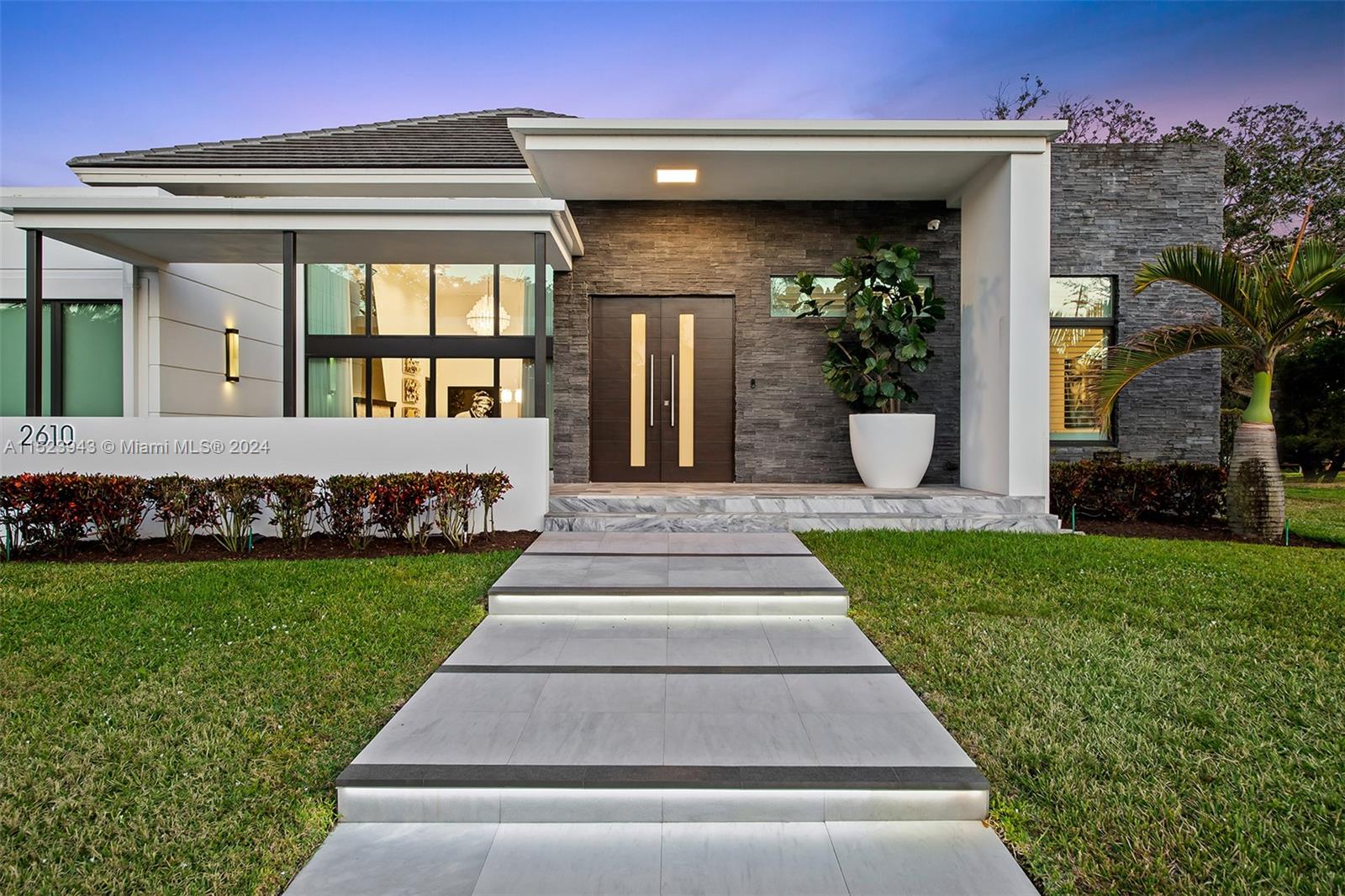 2610 Oak Park Dr