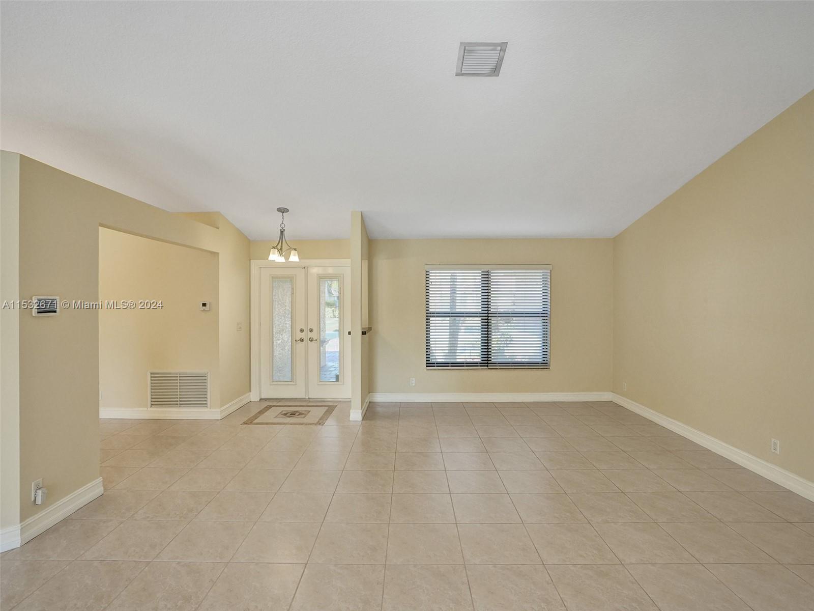 5477 NW 88th Ter