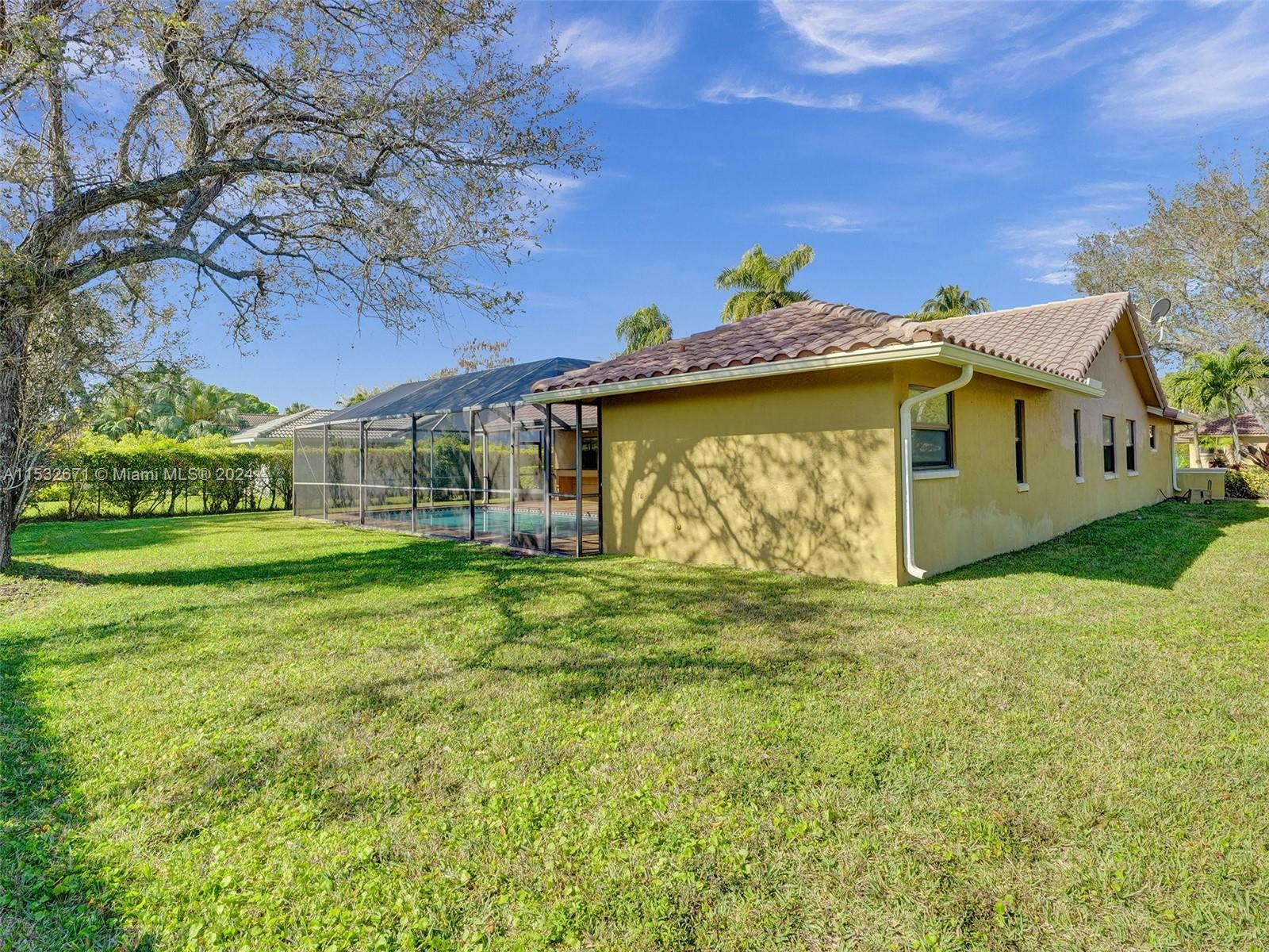 5477 NW 88th Ter
