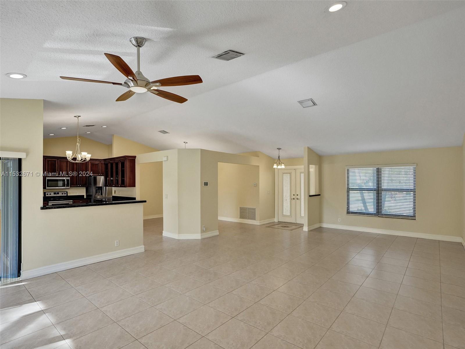 5477 NW 88th Ter