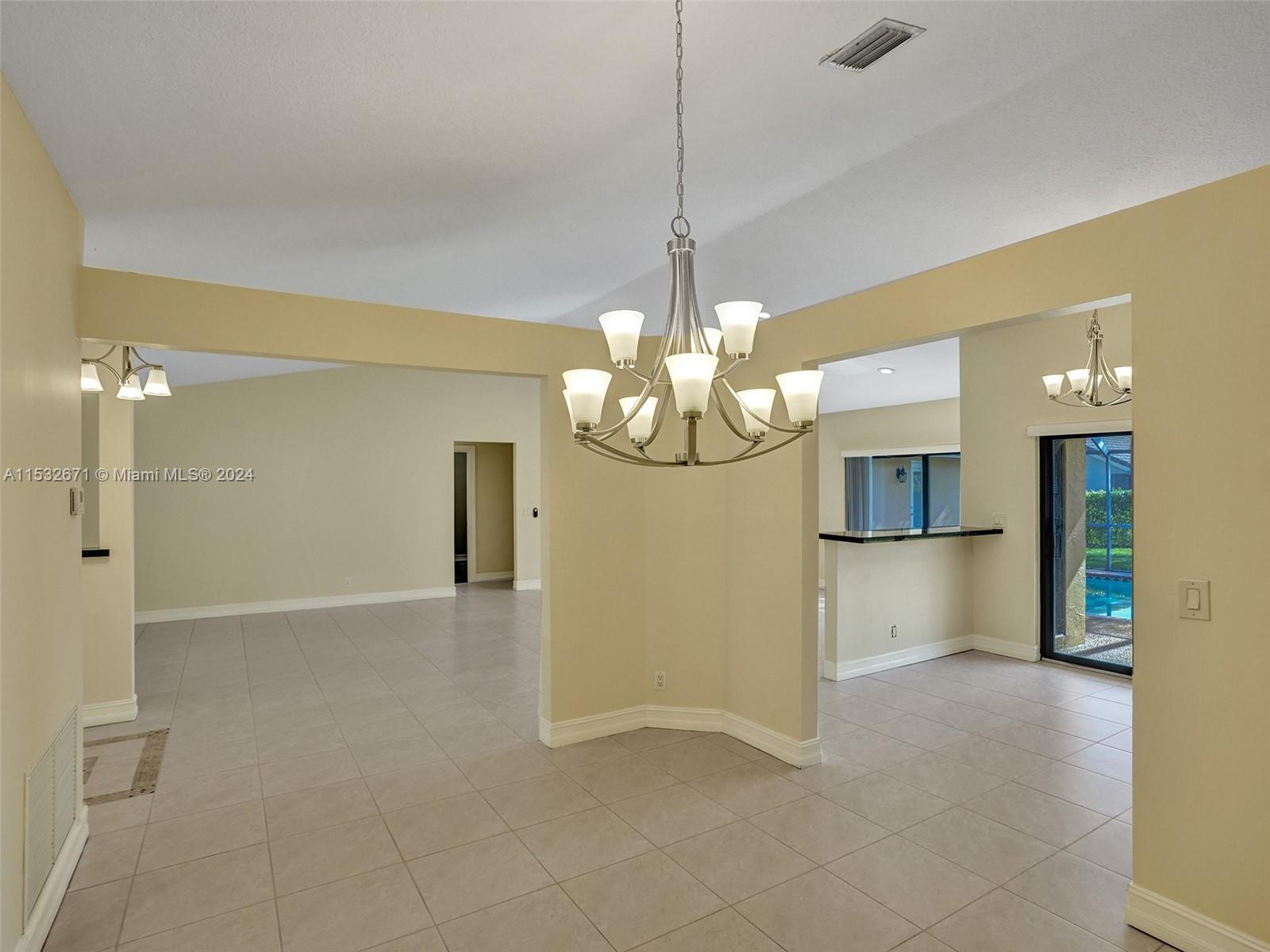 5477 NW 88th Ter