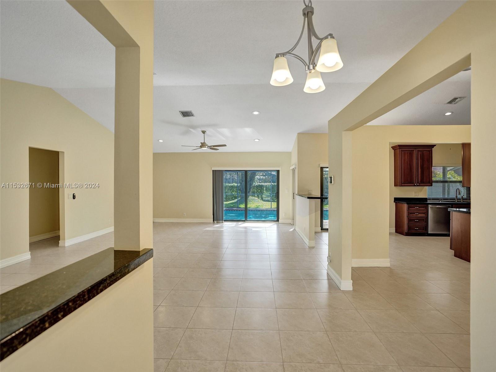5477 NW 88th Ter