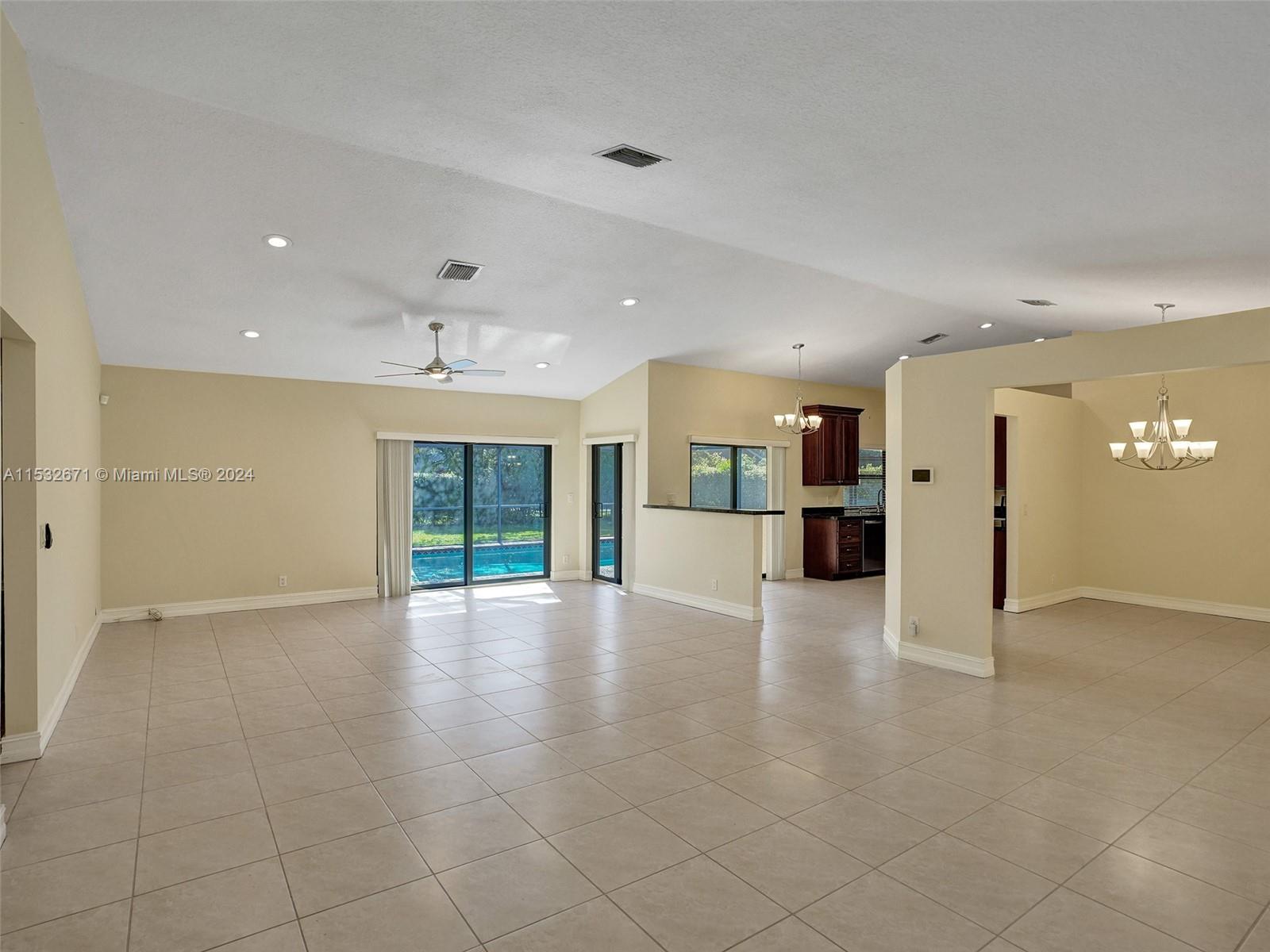 5477 NW 88th Ter