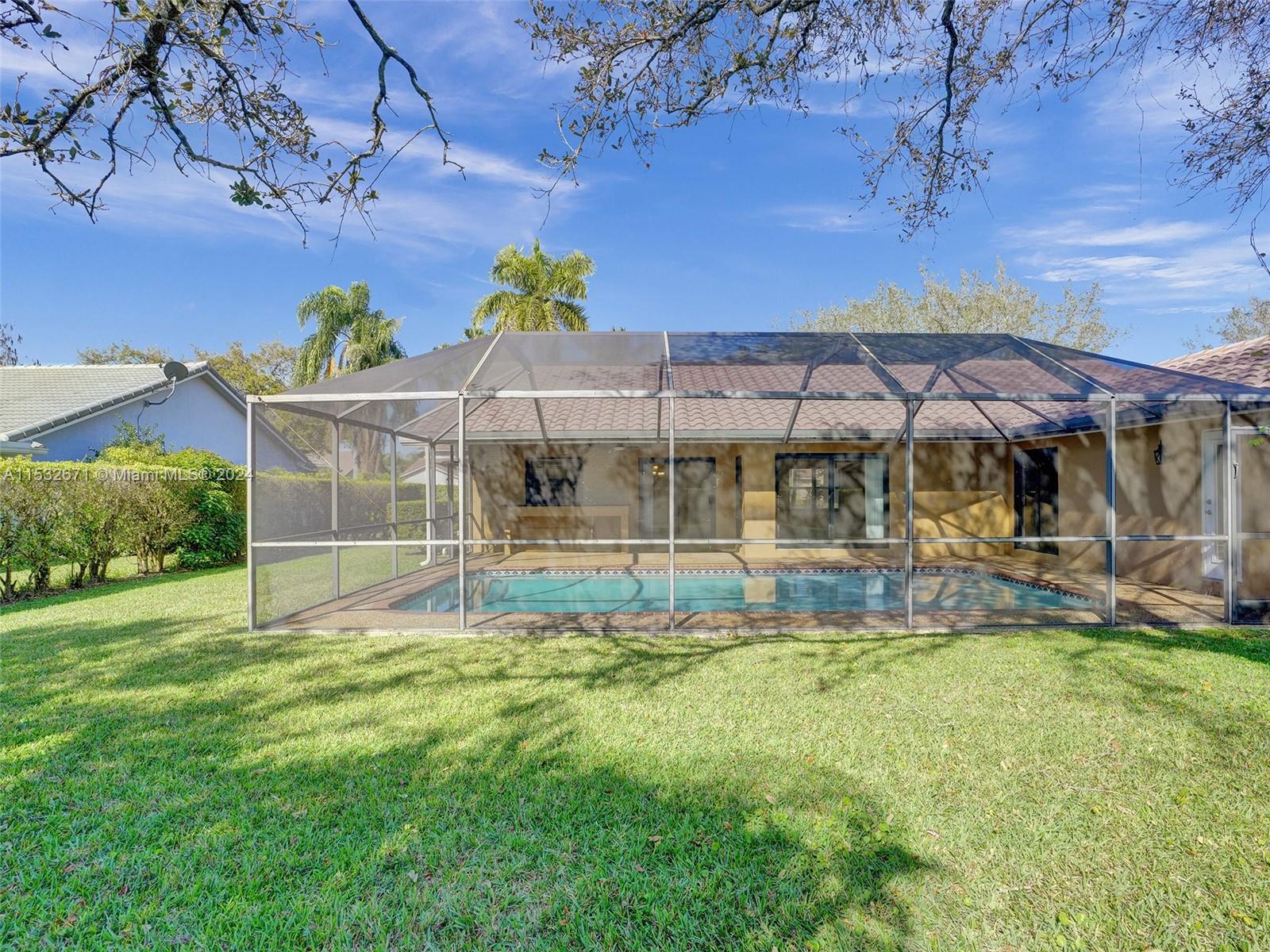 5477 NW 88th Ter