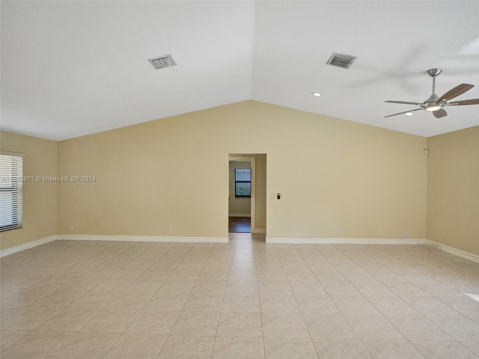 5477 NW 88th Ter