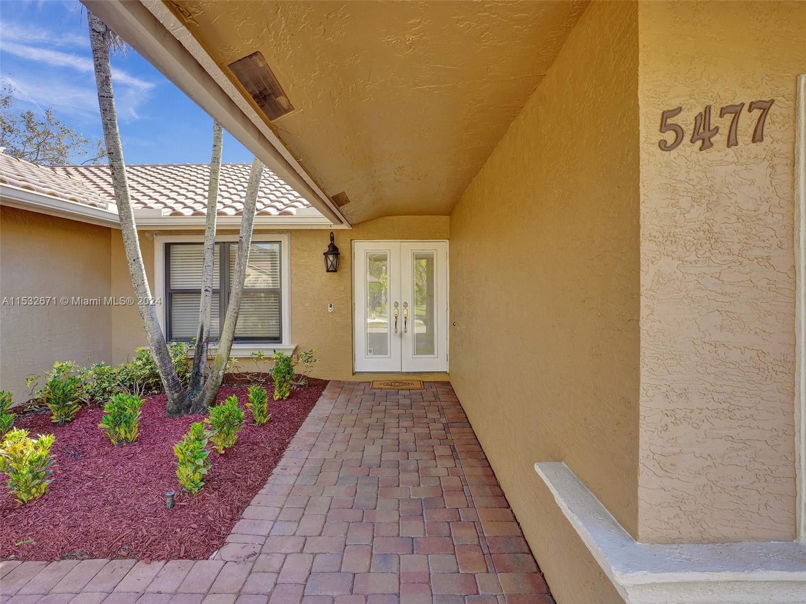 5477 NW 88th Ter