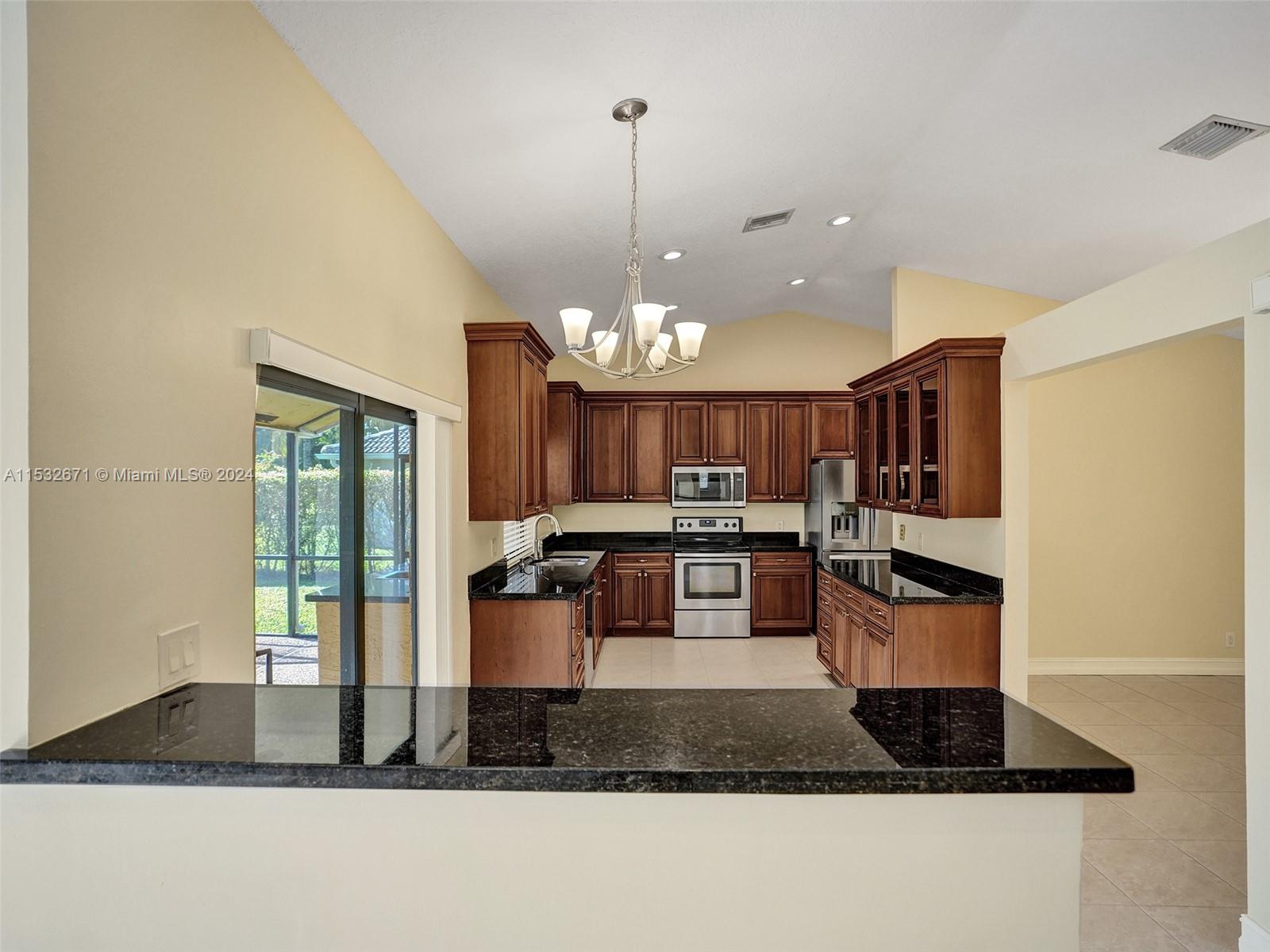 5477 NW 88th Ter