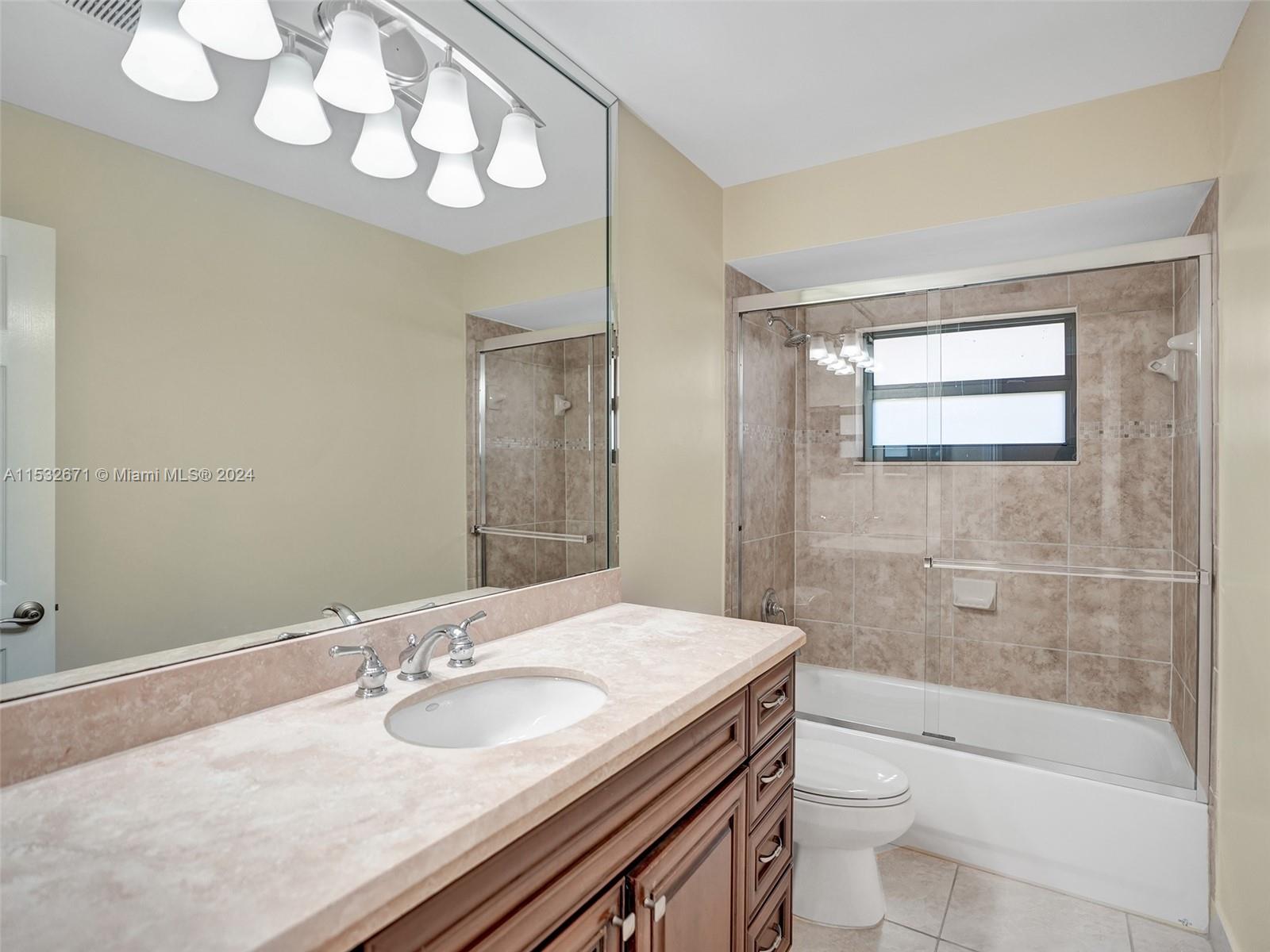 5477 NW 88th Ter