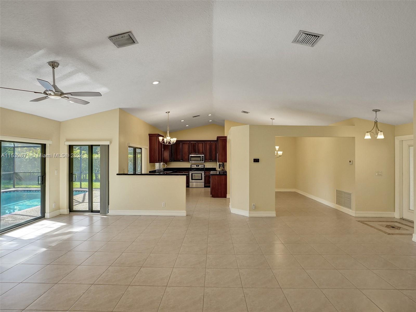 5477 NW 88th Ter