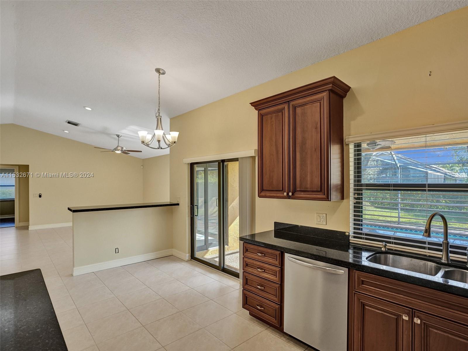 5477 NW 88th Ter