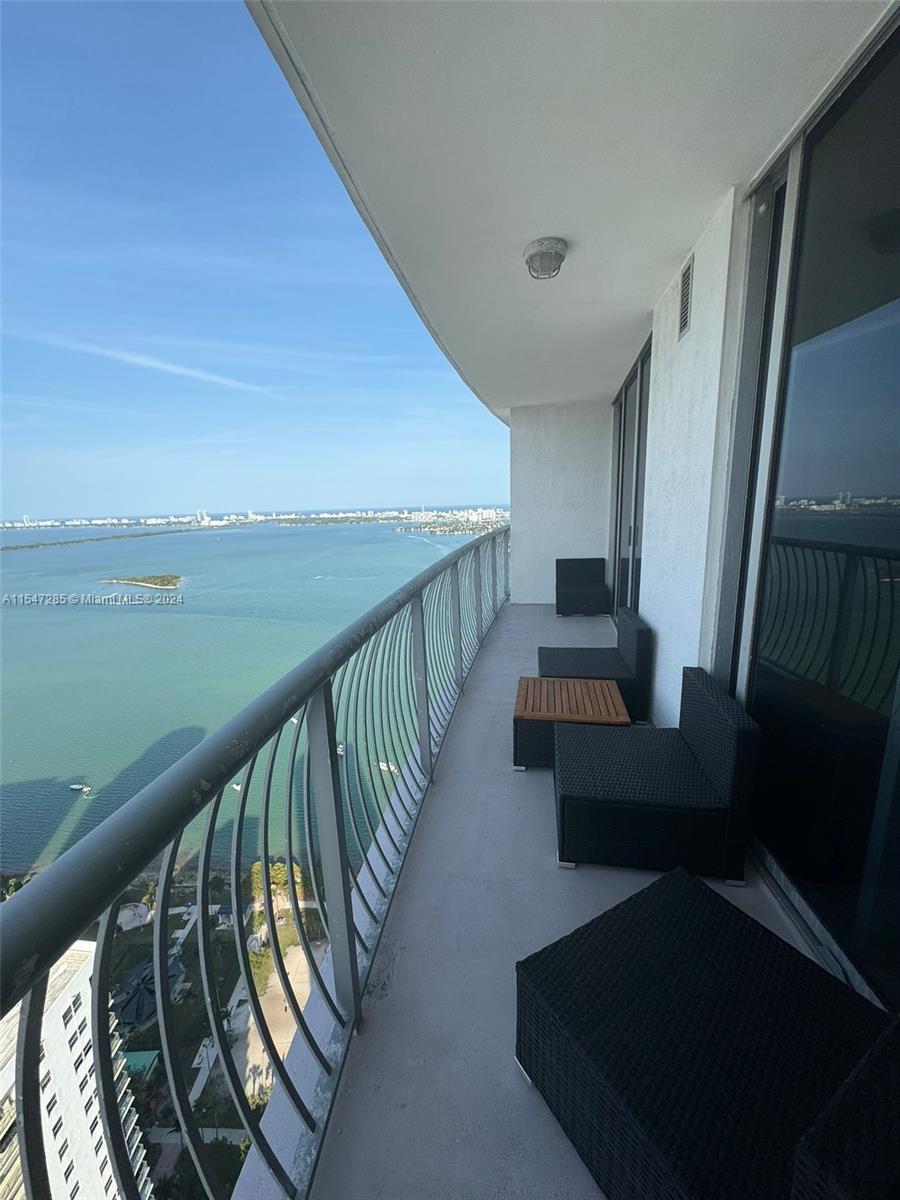 1750 N Bayshore Dr # 5305