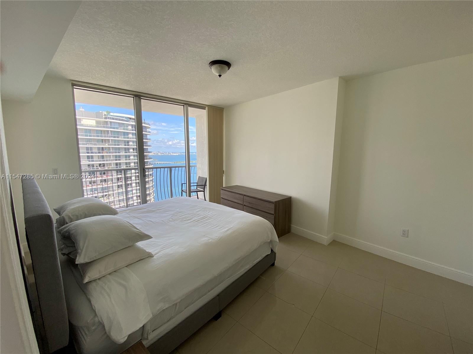 1750 N Bayshore Dr # 5305