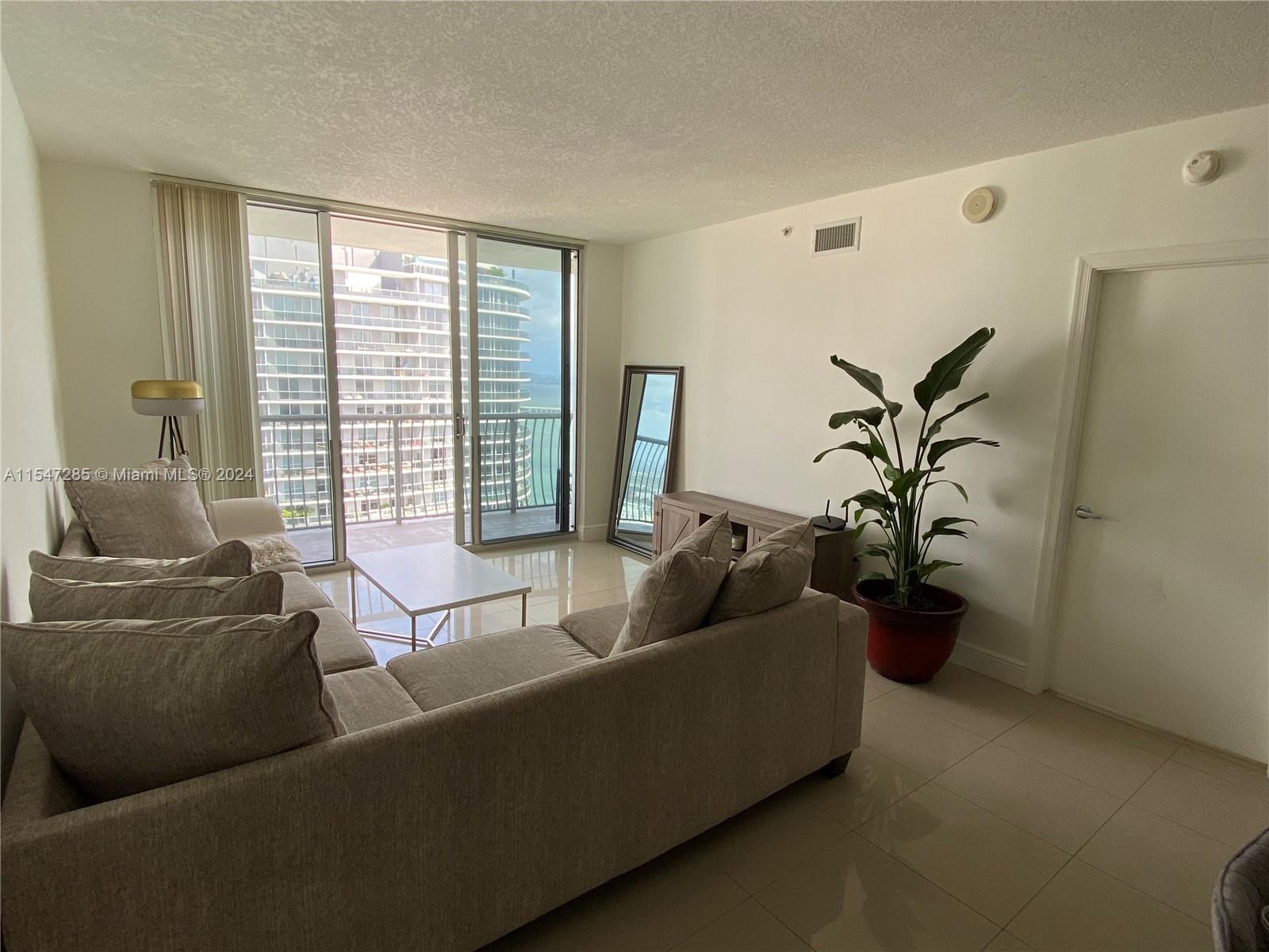 1750 N Bayshore Dr # 5305