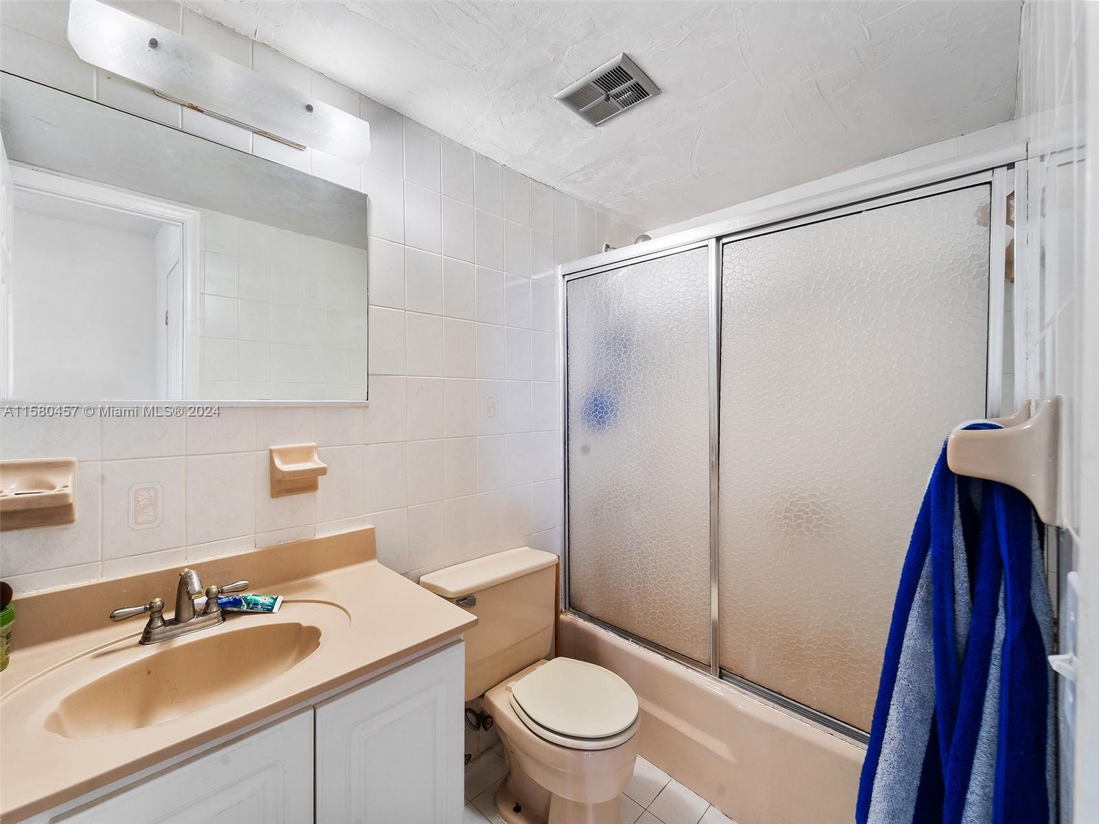 309 S Royal Poinciana Blvd # 401