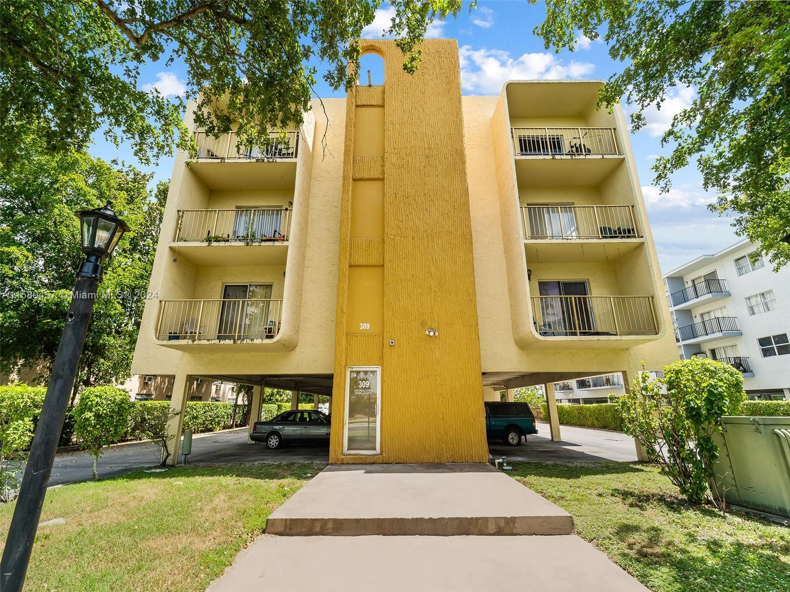 309 S Royal Poinciana Blvd # 401