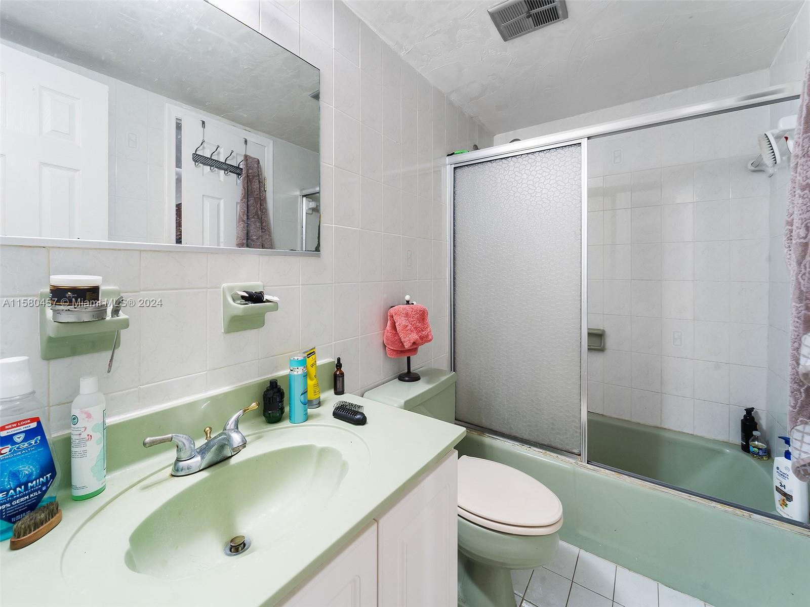 309 S Royal Poinciana Blvd # 401