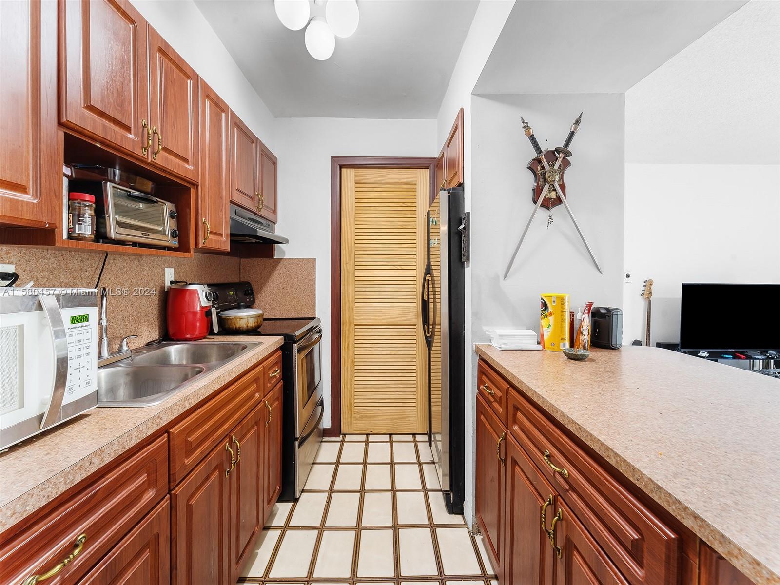 309 S Royal Poinciana Blvd # 401