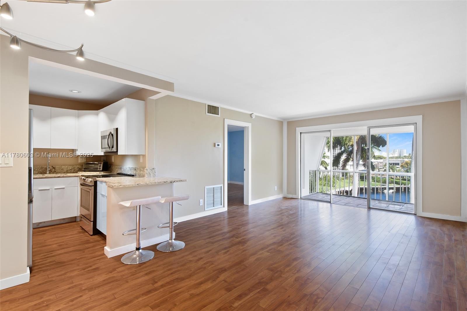 3000 NE 16th Ave # 408