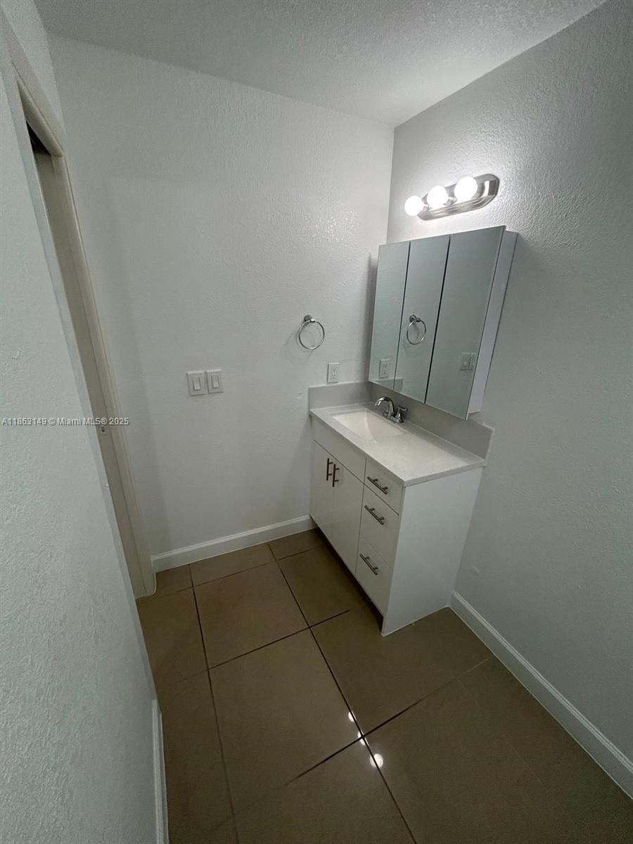 1200 SW 30th Ave # 1200