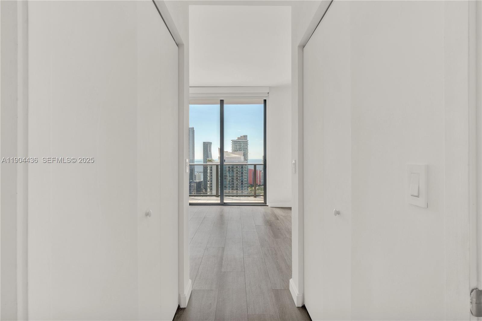 45 SW 9th St # 4306