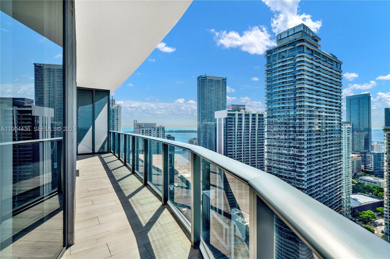 45 SW 9th St # 4306