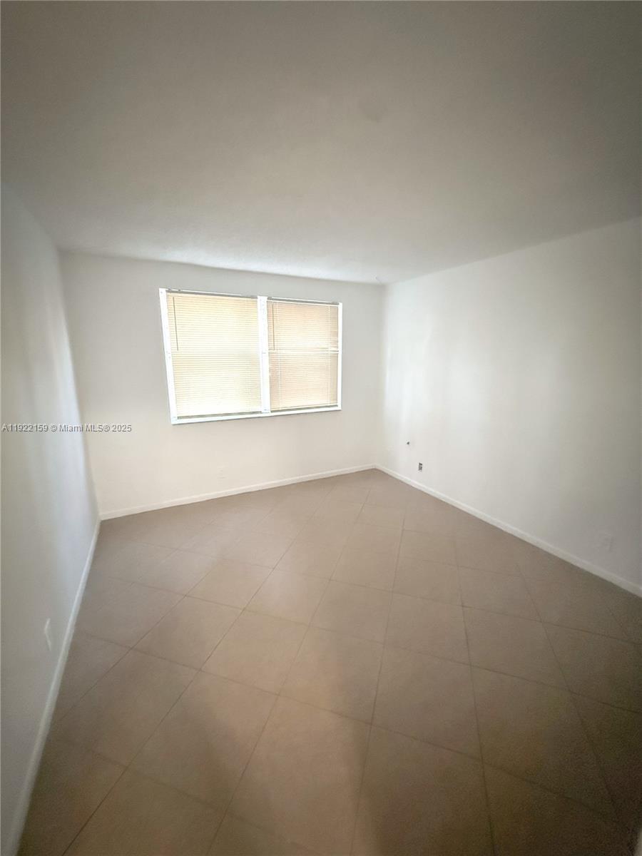 8851 Wiles Rd # 204