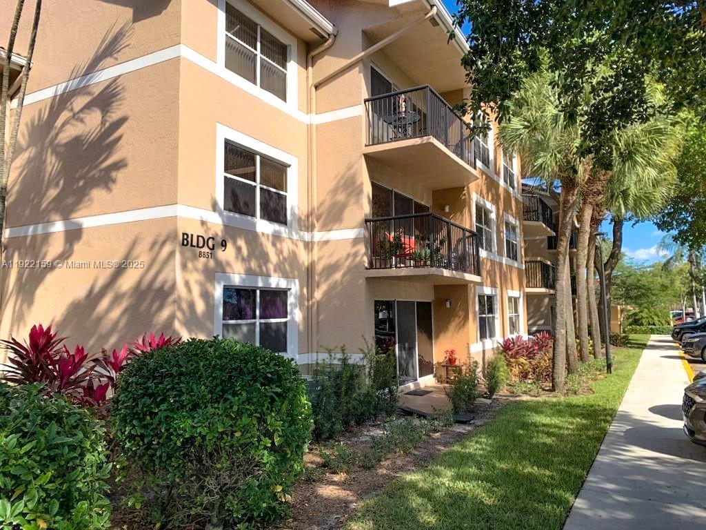 8851 Wiles Rd # 204