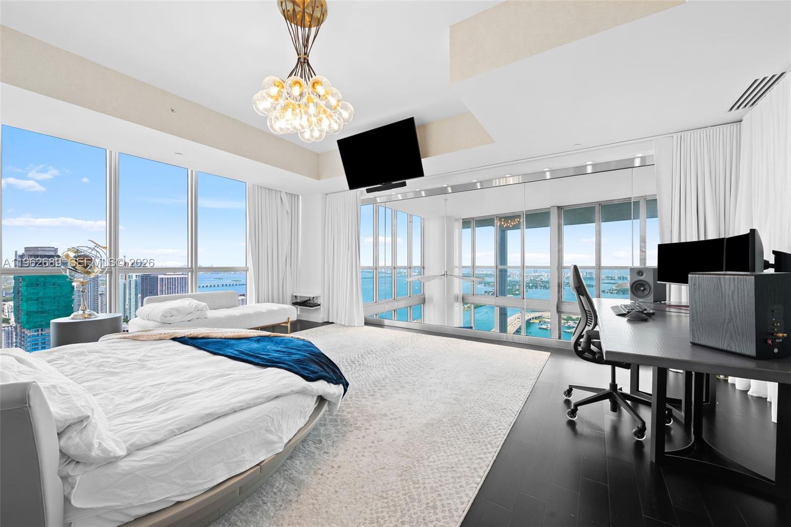 1100 Biscayne Blvd # 5706