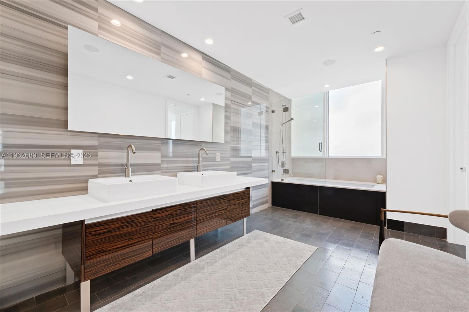 1100 Biscayne Blvd # 5706