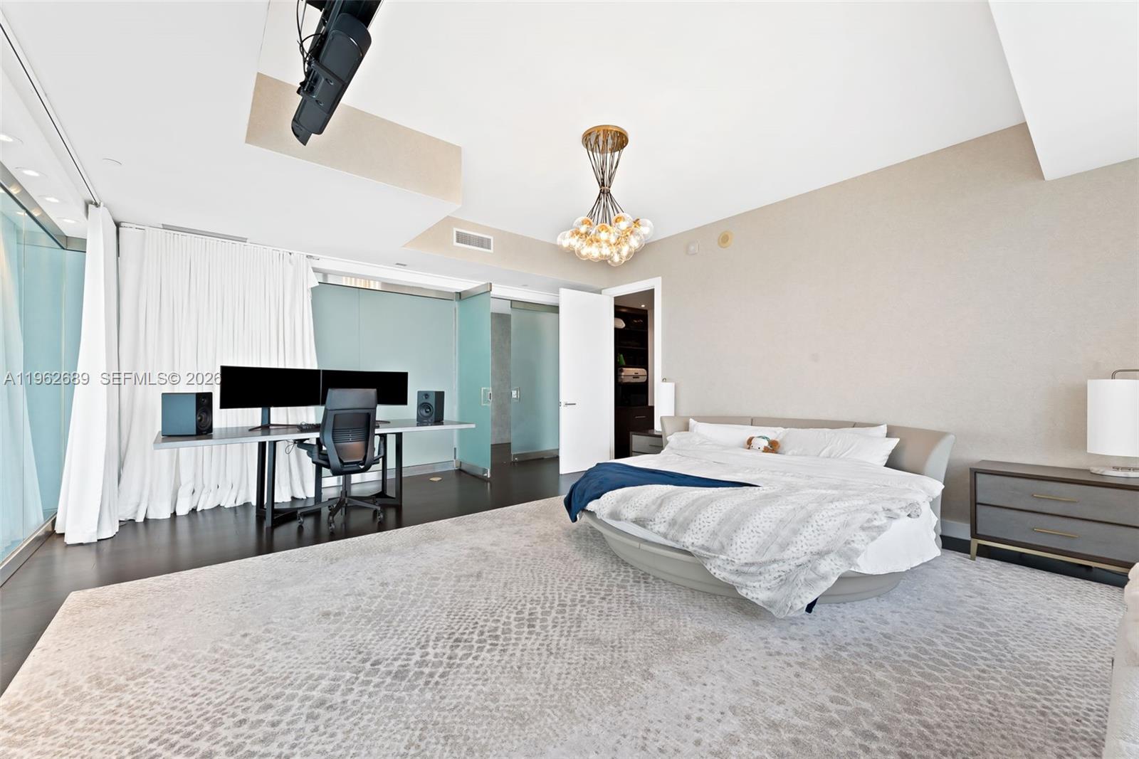 1100 Biscayne Blvd # 5706