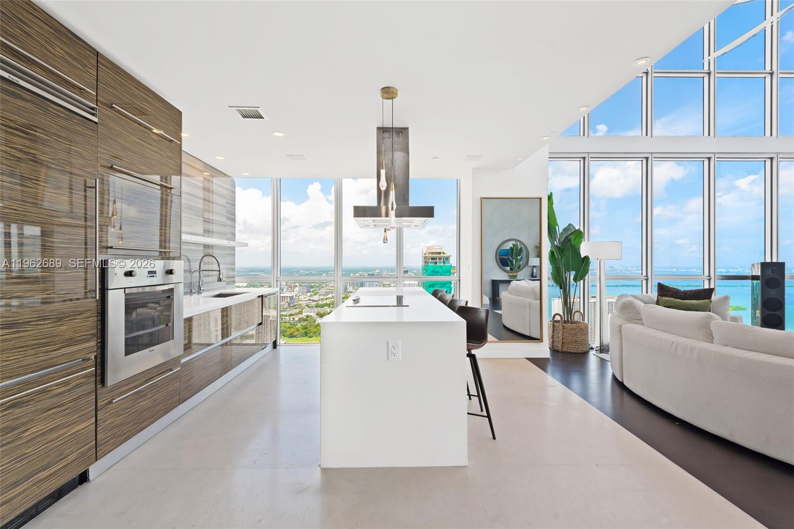 1100 Biscayne Blvd # 5706