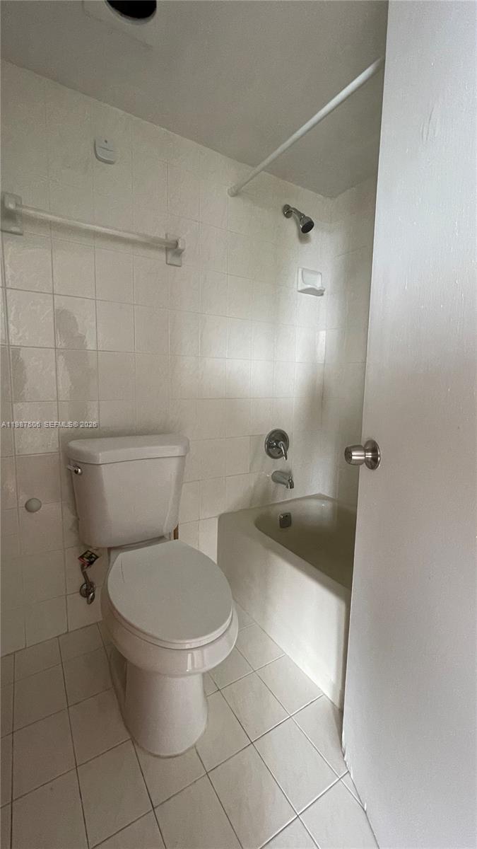 9240 Fontainebleau Blvd # 506